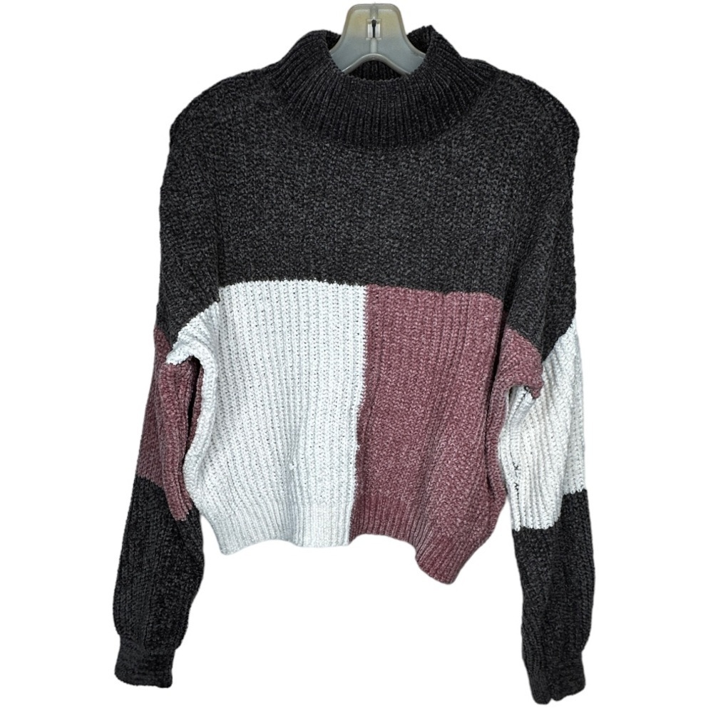 Almost Famous Sweater‎